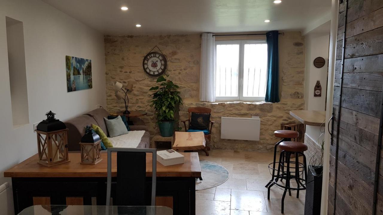 Maison Au Calme En Campagne Climatisee Caderousse Exteriör bild